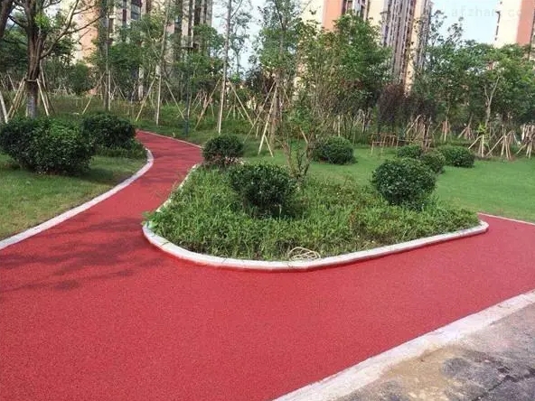 透水地坪的性能及其優(yōu)點都有哪些？